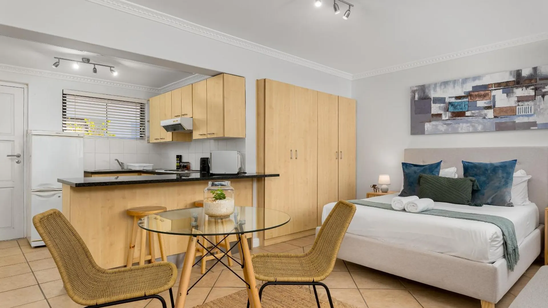 Planet Africa Apartments Cape Town